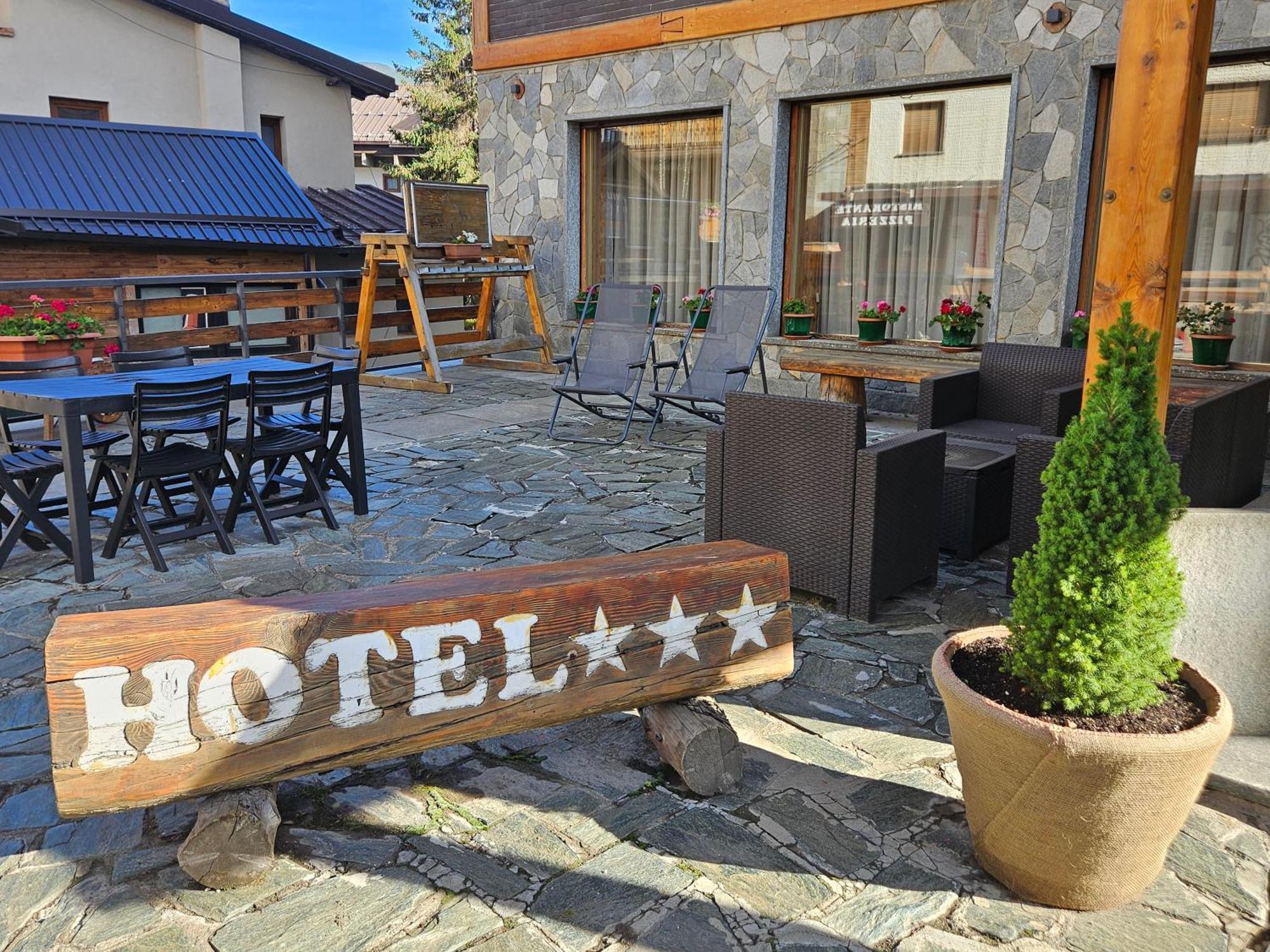 Hotel Holiday Debili Oulx Eksteriør billede