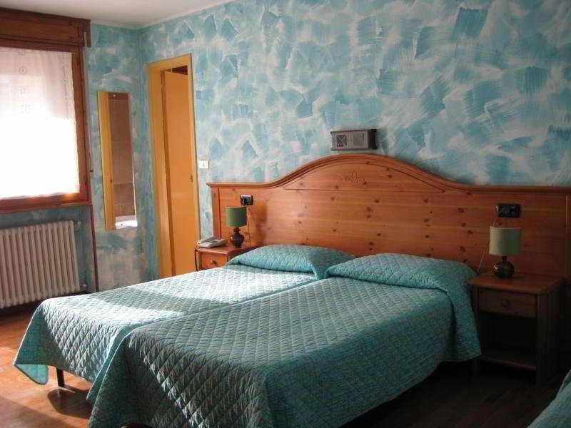 Hotel Holiday Debili Oulx Eksteriør billede